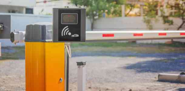 Plumas y barreras vehiculares para control de acceso. Venta instalación y mantenimiento